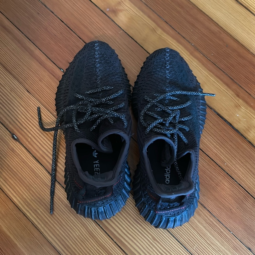Yeezy 350 V2
